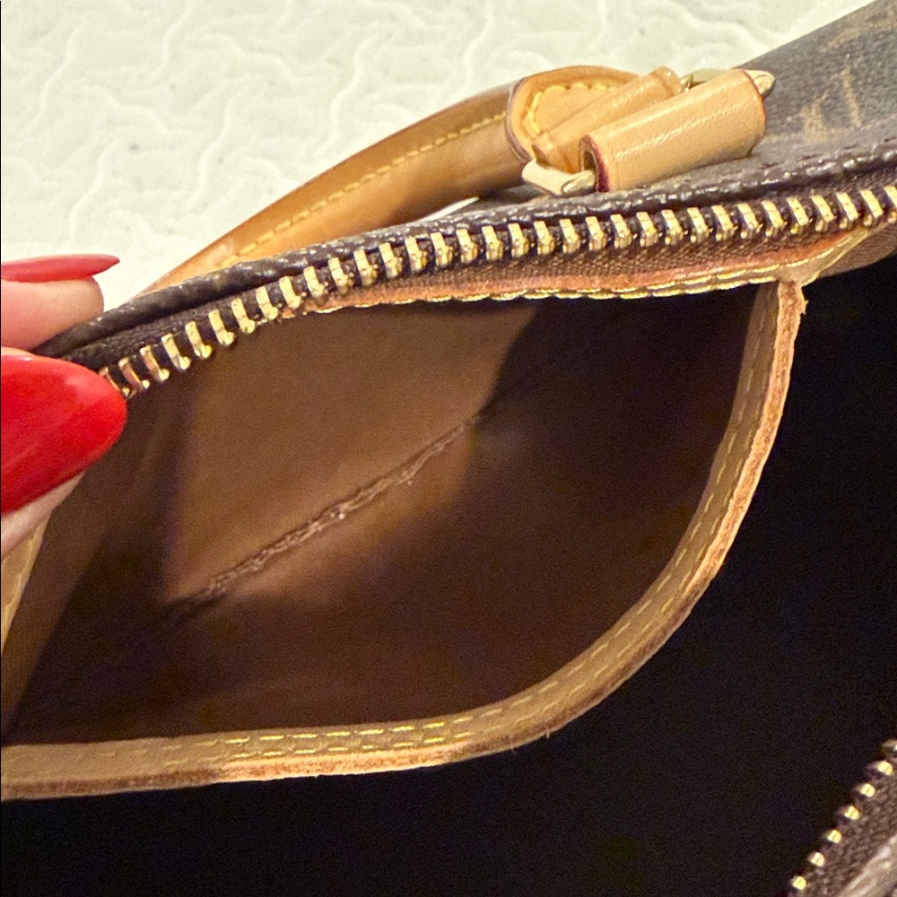 Louis Vuitton, Speedy 25 Monogram Handbag - Picture 10 of 12